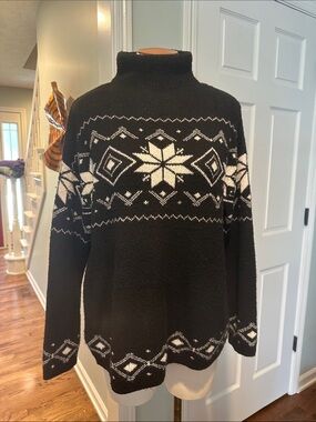 EUC Black & White Nordic Turtleneck Sweater fair isle mock neck